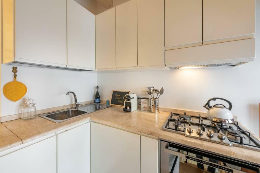 Mirti Boutique Apartment Heart Кальяри Экстерьер фото